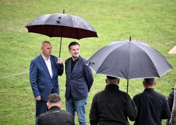 Çeku e Lladrovci inspektojnë punimet në stadiumin e Drenasit