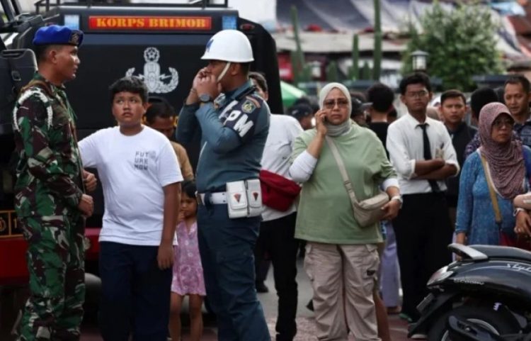 54 persona të pl@gosur nga shp*ërthimi në një xhami në Xhakartë