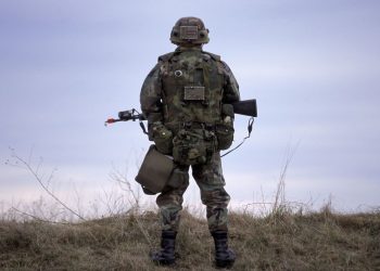 Ushtari kosovar ak*uzohet për su*lm dhe për*dhunim në Britani, FSK e suspendon