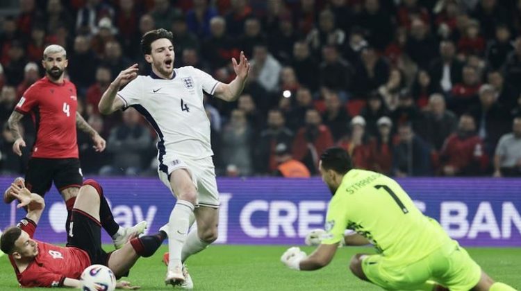 Mbyllet pa gola pjesa e parë Shqipëri-Angli