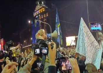 Tensione në Beograd, Diana Hrka përpiqet të flasë nga Çaciland me muzikë me zë të lartë