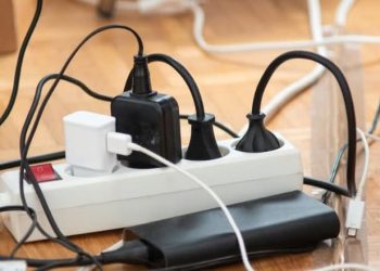 Pajisjet që nuk duhen lidhur asnjëherë në një kabllo vazhduese