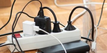 Pajisjet që nuk duhen lidhur asnjëherë në një kabllo vazhduese