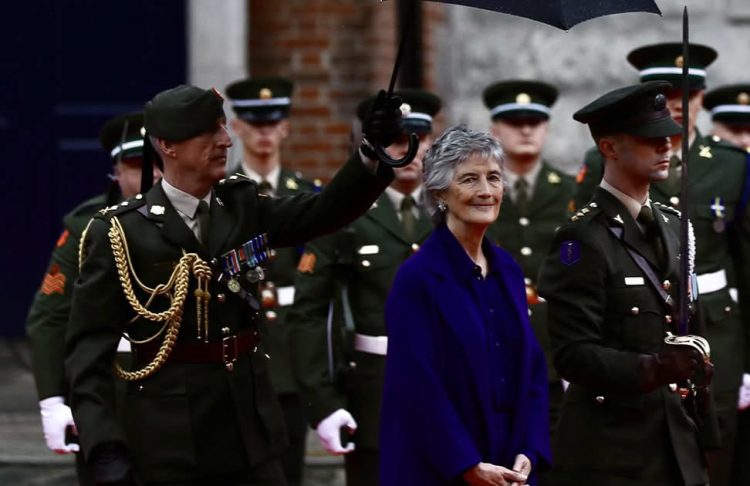 Catherine Connolly betohet si presidente e re e Irlandës