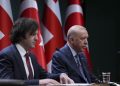 Erdogan dhe kryeministri gjeorgjian diskutojnë përpjekjet e shpëtimit pas rrëzimit të avionit ushtarak turk në Gjeorgji