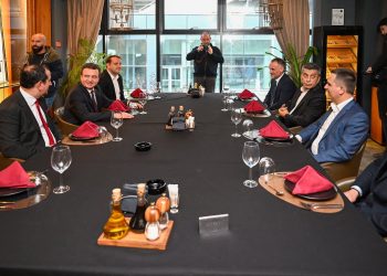 VLEN: Në Ditën e Alfabetit, bashkë me Kurtin për gjuhën, shqiptarët dhe të ardhmen tonë!