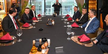 VLEN: Në Ditën e Alfabetit, bashkë me Kurtin për gjuhën, shqiptarët dhe të ardhmen tonë!