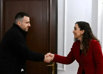 Osmani takim me Arbnor Spahiun: U bën thirrje mërgimtarëve të shmangin kalimin nëpër Serbi