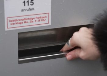 Inspektori dhe gruaja e tij arr*estohen për vjedhjen e 1 milion eurove të parkometrit