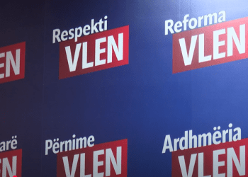 VLEN: Me një zë, shqiptarët vulosën fundin e epokës së Ahmetit!