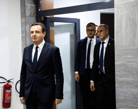 Albin Kurti shkon në takim te Vjosa Osmani