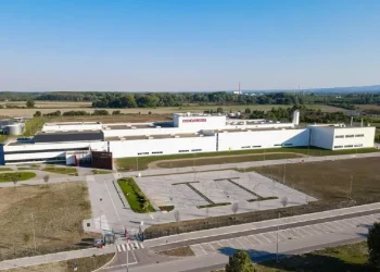 Gjithnjë e më shumë kompani të huaja po ua vënë drynin fabrikave në Serbi