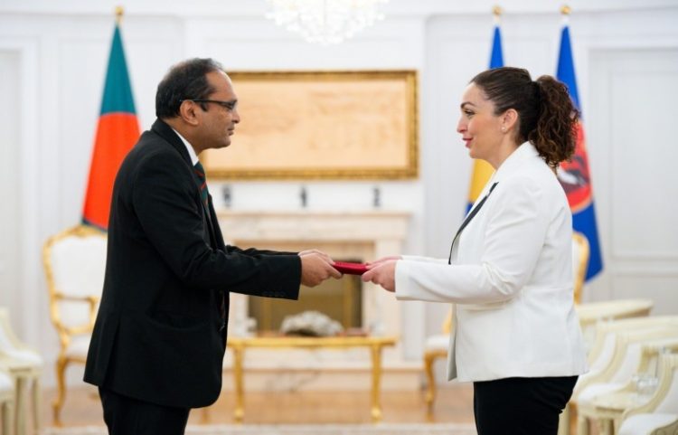 Osmani pranon letrat kredenciale nga ambasadori i ri i Bangladeshit