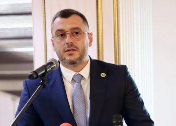 Besnik Krasniqi: AAK-ja duhet të shqyrtojë bashkëpunimin me LVV-në