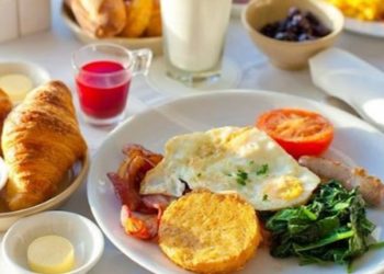 Mëngjesi i shëndetshëm, cilat ushqime duhet të hani dhe cilat jo
