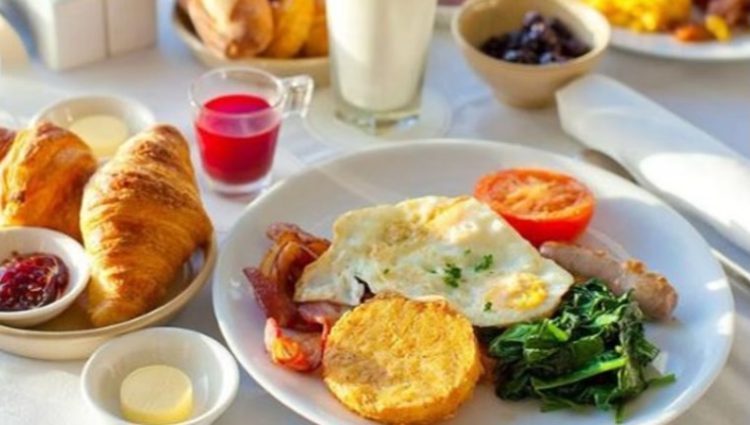 Mëngjesi i shëndetshëm, cilat ushqime duhet të hani dhe cilat jo