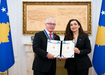 Presidentja dekoron Harry Bajraktarin me `Urdhrin e Lirisë`