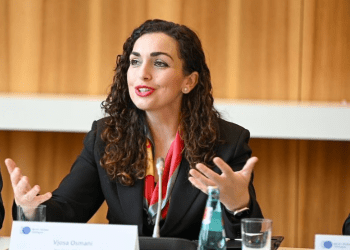 Osmani uron Ramën e Begajn për hapjen e kapitujve të fundit me BE-në