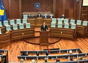 Konjufca e prezanton Albin Kurti zëvendëskryeministër dhe ministër i MPJD-së