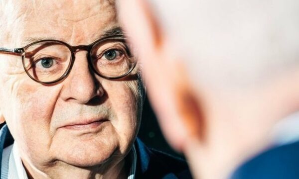 Joschka Fischer mbi ndërhyrjen e NATO-s në Kosovë: Duhet t’i përkrahësh ata që luftojnë për liri dhe pavarësi