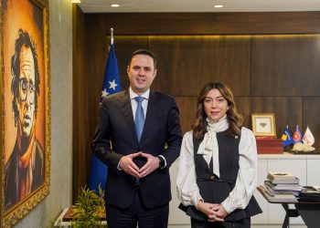 Gruja e Ish-deputetit të LDK-së zyrtarizon kalimin në parti