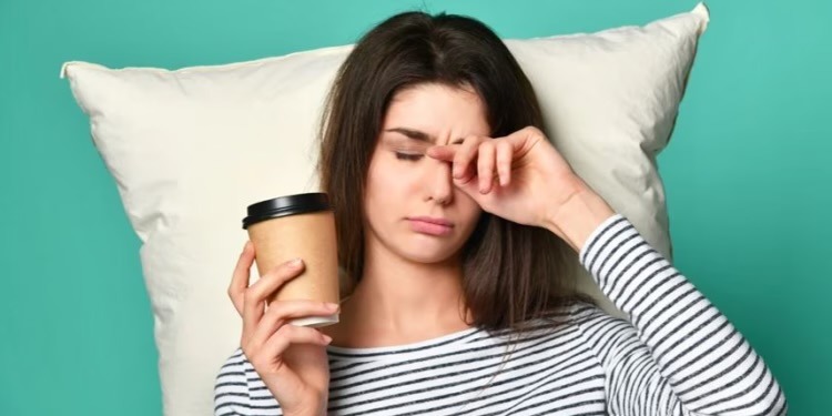 Pse disa njerëz ndihen të lodhur dhe të përgjumur edhe pasi pijnë kafe?