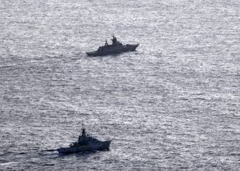 Flota britanike ndërpret një korvetë dhe një cisternë ruse