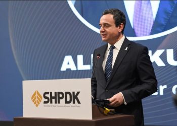 Kurti: Kosova drejt shndërrimit në qendër rajonale të industrisë së drurit