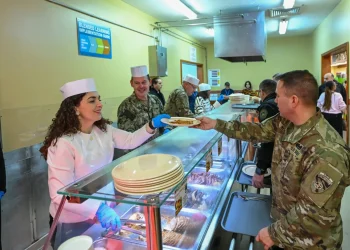 Osmani falënderon ushtarët amerikanë në Bondsteel në Ditën e Falënderimeve