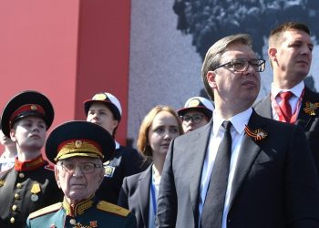 Pakoja e re e Sky komunikimeve trondit Serbinë: Përmenden vëllezërit Vuçiq