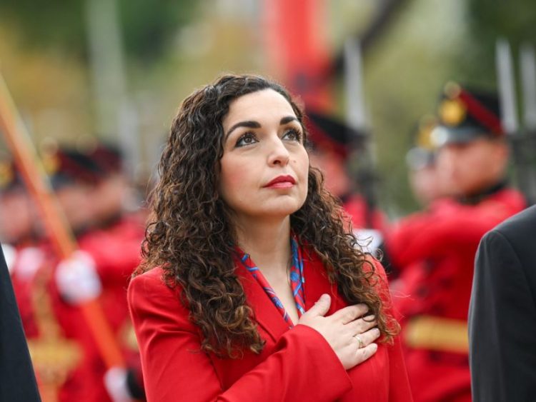 Osmani nga Vlora: Rroftë kombi shqiptar, rroftë flamuri kuqezi!