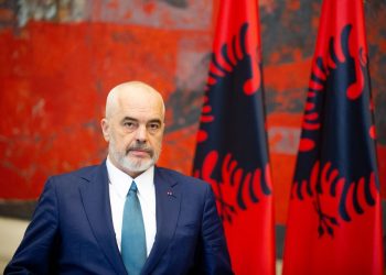 Edi Rama: Adem Jashari lindi në Ditën e Flamurit dhe u bë vetë flamur i sakrificës, lirisë dhe krenarisë kombëtare