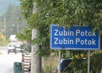 ​Bllokuan rrugën me kamion në Zubin Potok, policia interviston dy persona