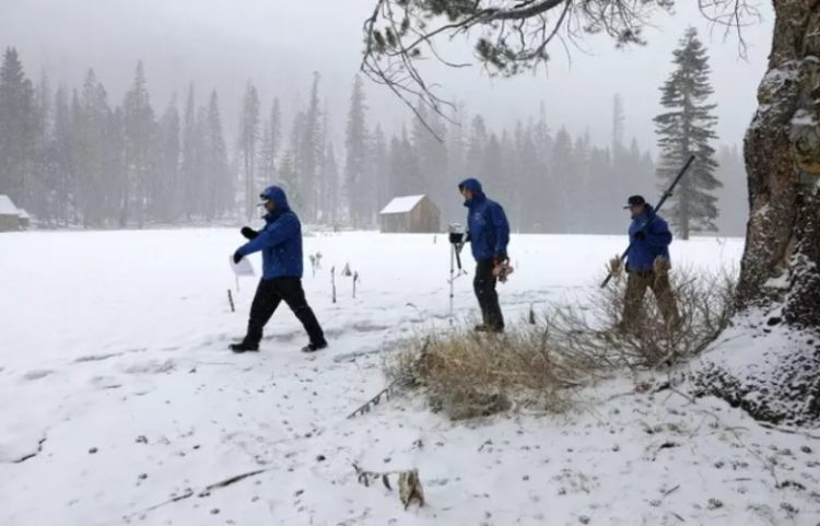 Reshjet e dëborës e temperaturat e ulëta ”kërcënojnë” 50 milionë amerikane