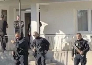 Arr*estohet në Jarinjë një zyrtar policor serb, bastiset edhe shtëpia e tij