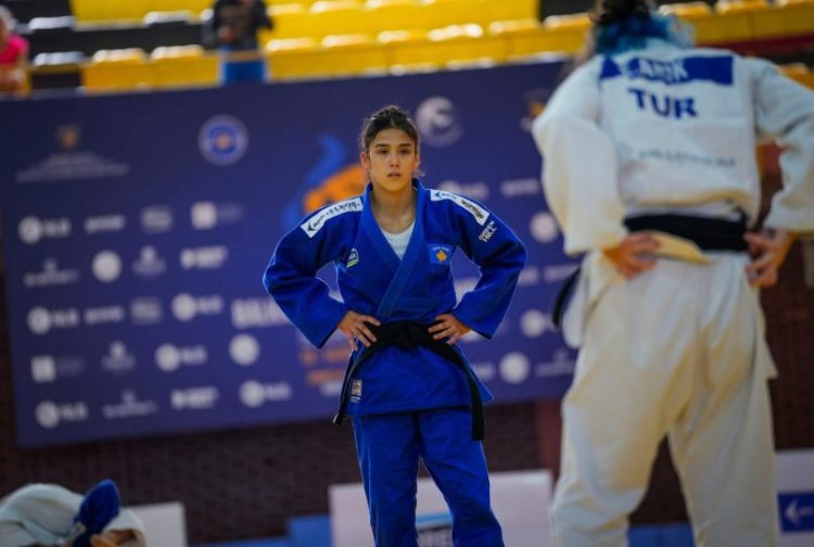 Laurinë Gashi e argjendtë në Podgoricë