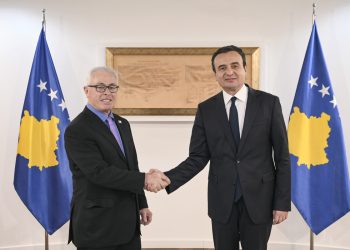Kurti priti në takim veprimtarin e komunitetit shqiptaro-amerikan në Shtetet e Bashkuara të Amerikës, Harry Bajraktari