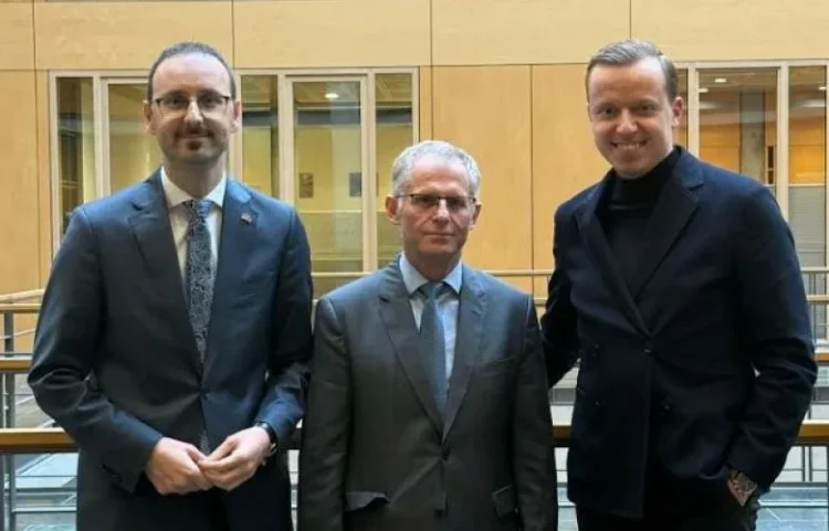 Bislimi takon në Berlin deputetin e Bundestagut, Adis Ahmetovic