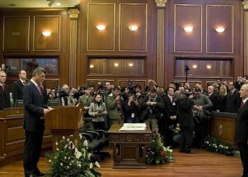 Hill: Thaçi më tha që nëse pranon marrëveshje pa pavarësi do të vr*itej