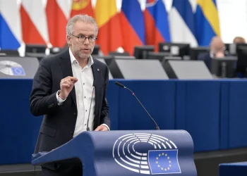 Eurodeputeti holandez: Kosovës duhet t’i përpunohet kërkesa për anëtarësim në BE