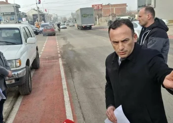 Obiliq – Halil Thaçi në krye të detyrës, del në terren për inspektim të punimeve në rrugën “Hasan Prishtina”