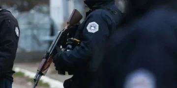 Përfundon operacioni policor në Pejë, arrestohet një dyshuar për kr*im të organizuar dhe rrë*mbim