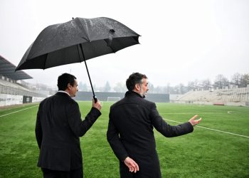 Vizitë në terren/ Kurti dhe Çeku inspektojnë projektet kapitale në rajonin e Prizrenit
