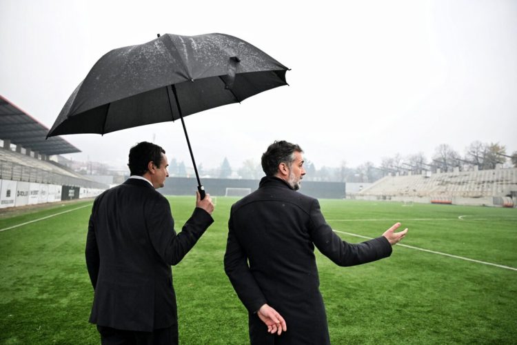 Vizitë në terren/ Kurti dhe Çeku inspektojnë projektet kapitale në rajonin e Prizrenit