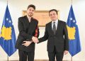 Pas katër netësh koncerte magjike në Prishtinë, Alban Skënderaj pritet në takim nga kryeministri Kurti
