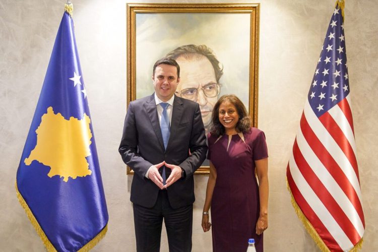 Abdixhiku pas takimeve me ambasadorët e SHBA-së, Britanisë, Francës e Gjermanisë: LDK garanton stabilitet dhe ecje euroatlantike