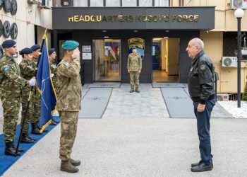 Presidenti i Hungarisë së pari takohet me komandantin e KFOR-it, merr një përditësim mbi situatën e sigurisë në Kosovë