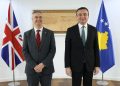 Ambasadori britanik viziton Kurtin, shpreson për zgjedhje të qeta dhe formim të shpejtë të institucioneve