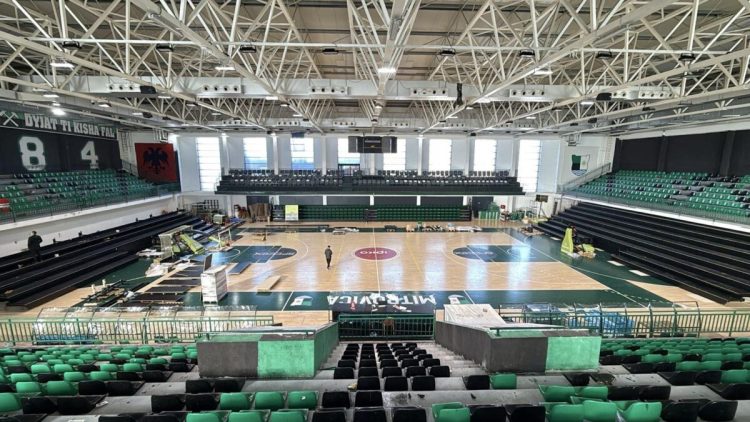 Çeku: Në palestrën e sportit “Minatori” po vendosen tribunat teleskopike, investim në vlerë prej 400 mijë eurosh