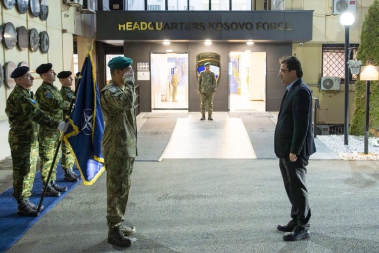 Ulutash pret në takim shefin e misionit të vëzhguesve të KiE-së